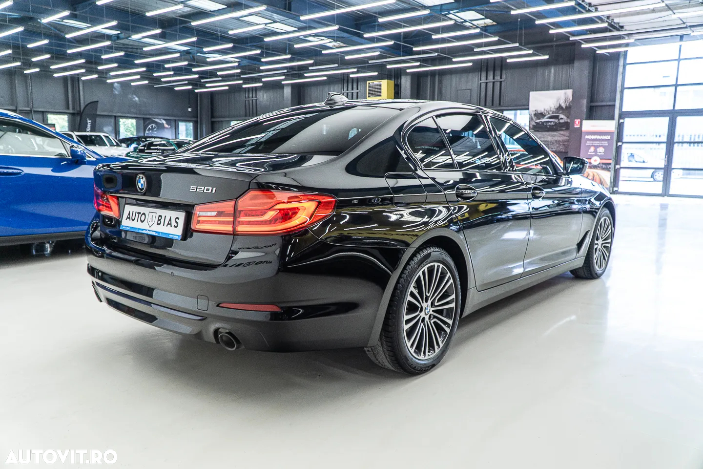 BMW Seria 5 520i Aut. Sport Line - 8