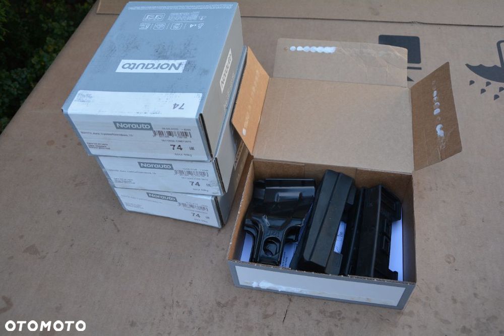 Toyota Auris 2013 - bagażnik dachowy Norauto NOWY KLucz - 3