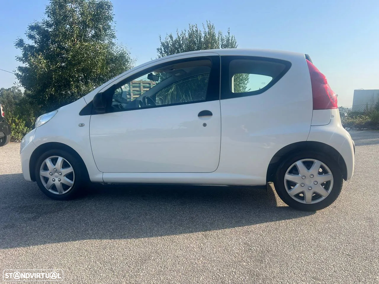 Peugeot 107 1.0 Trendy - 2
