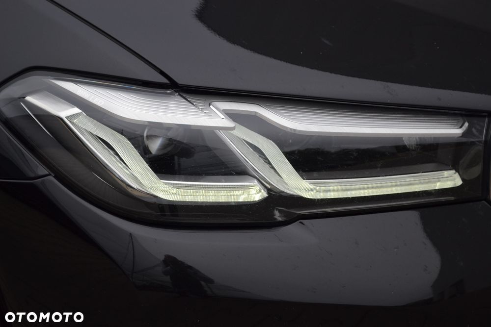 BMW Seria 5 530d xDrive Luxury Line - 8