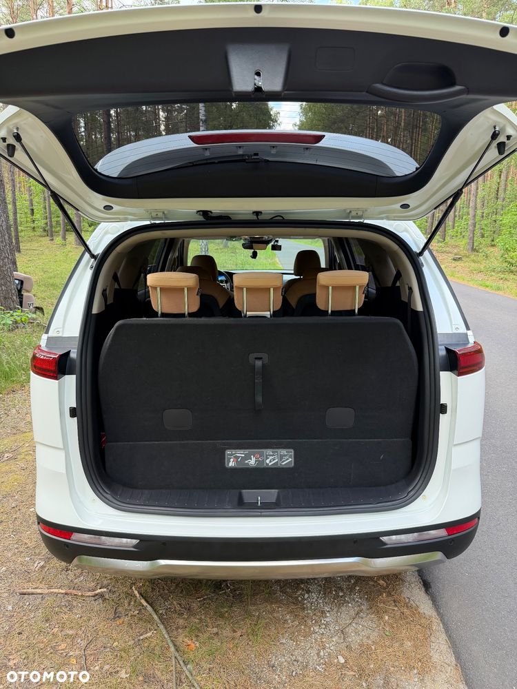 Kia Carnival - 29