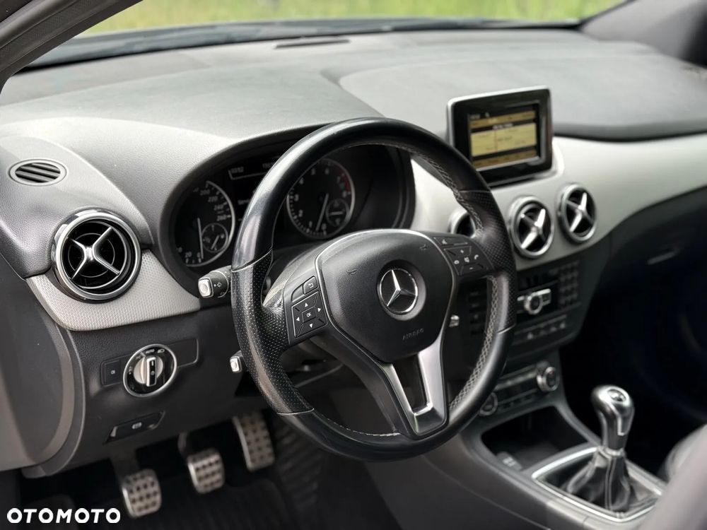 Mercedes-Benz Klasa B 180 BlueEFFICIENCY Edition 1 - 26