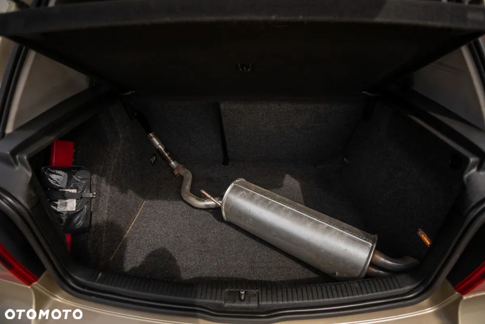 Volkswagen Golf - 24