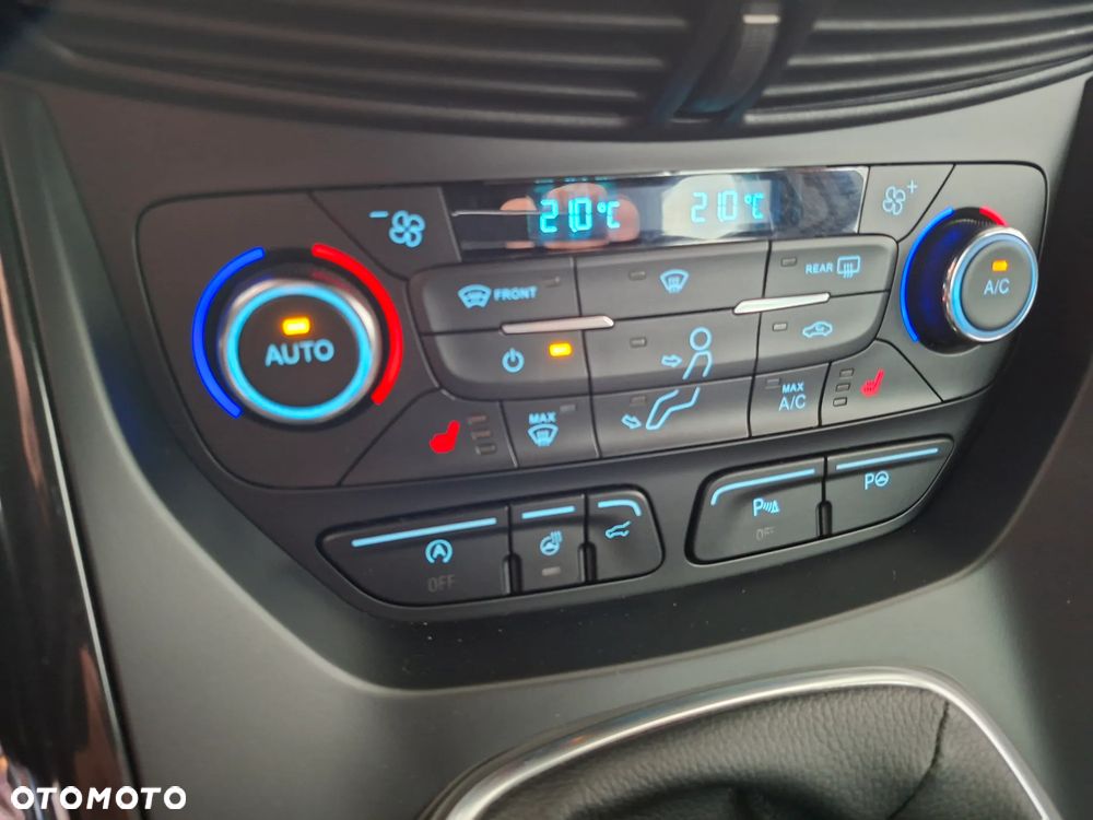 Ford Kuga - 10