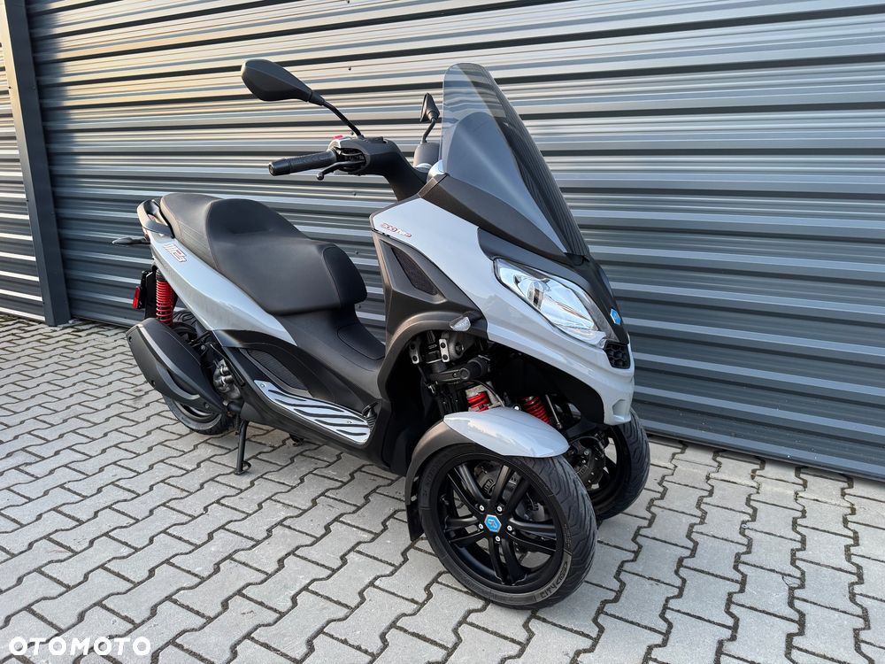 Piaggio MP-3 - 1