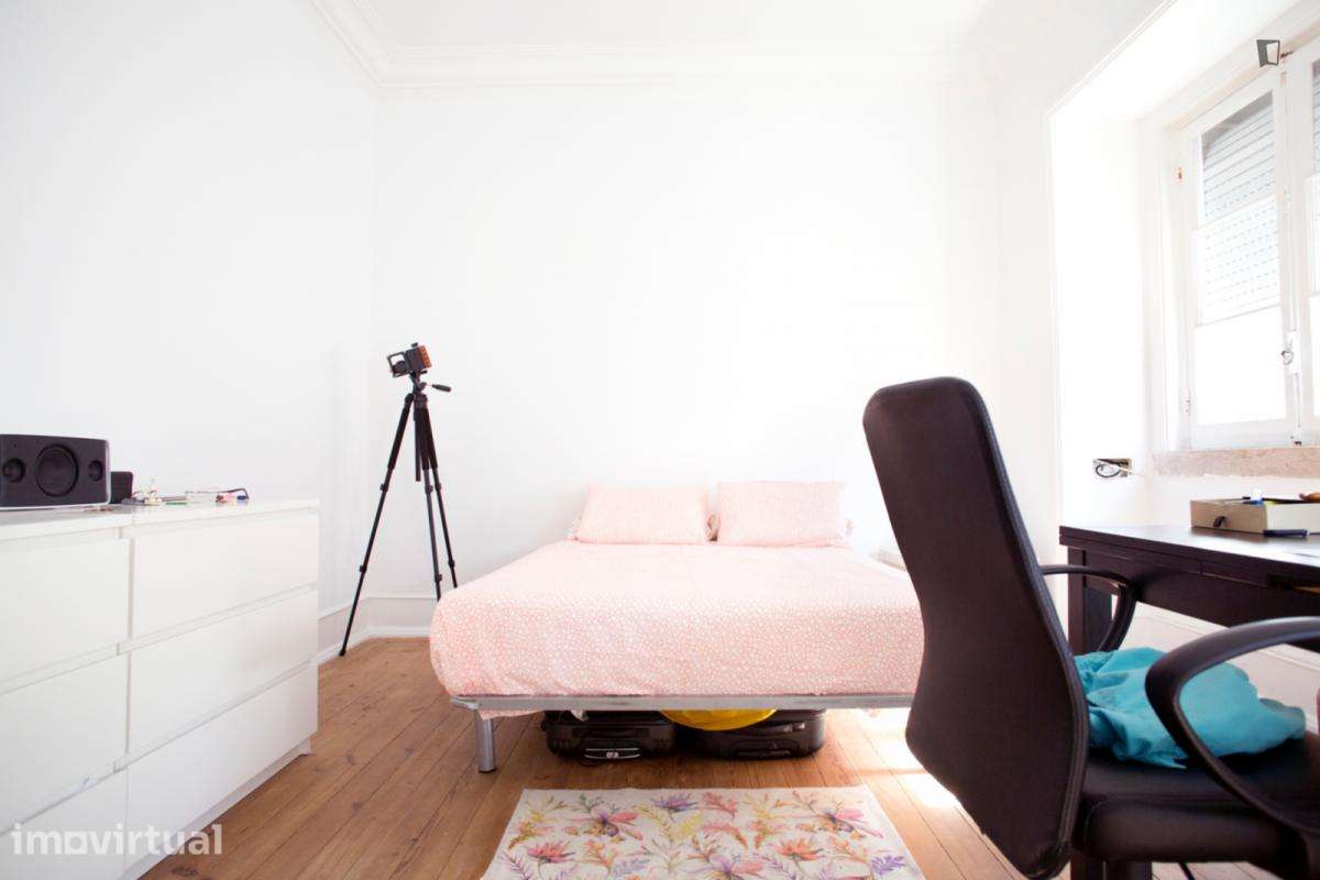 Quarto - localizado em Alameda Lisbon - Grande imagem: 3/16