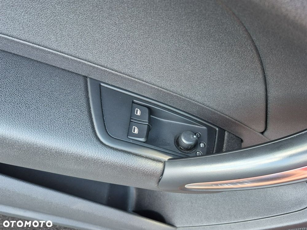 Audi A1 3-drzwiowe 1.6 TDI S tronic S line Sportpaket - 17