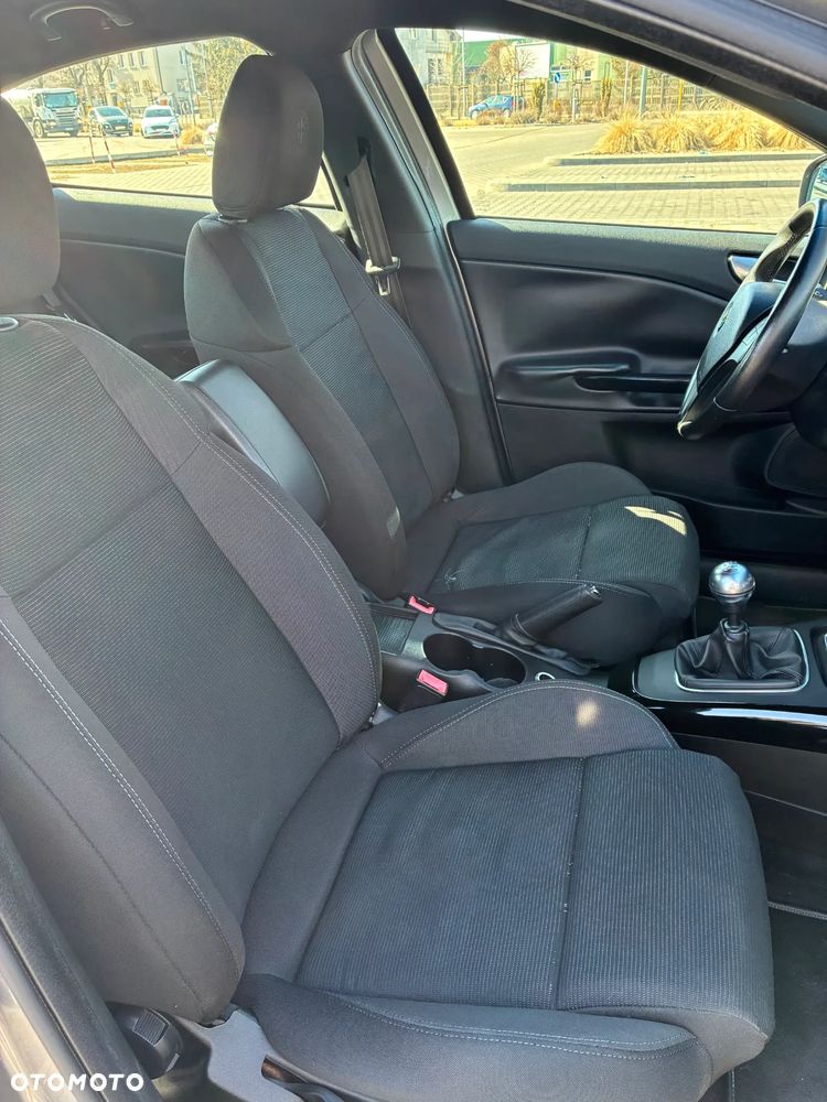 Alfa Romeo Giulietta 1.6 JTDM Distinctive - 10