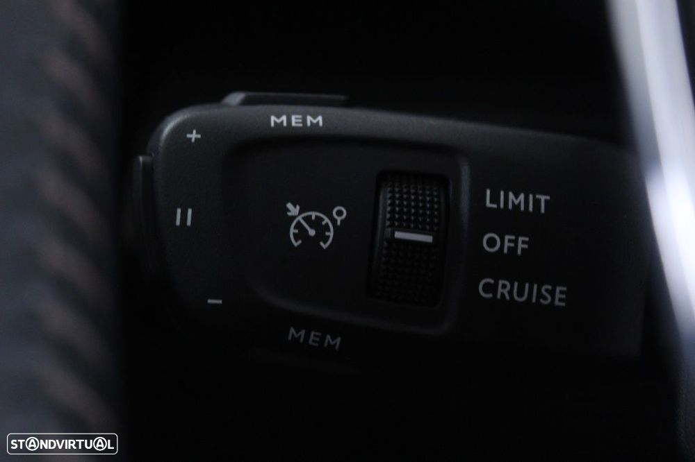 Peugeot 5008 1.5 BlueHDi Allure Pack EAT8 - 26