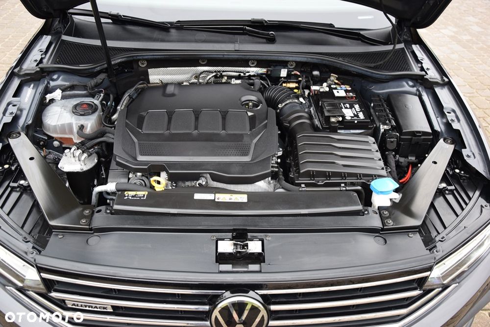 Volkswagen Passat Alltrack 2.0 TDI SCR DSG 4Motion - 33