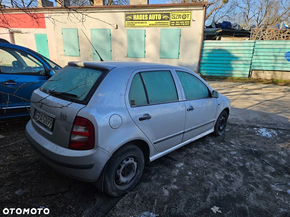 Skoda Fabia 1.4 MPi srebrna na części - 3