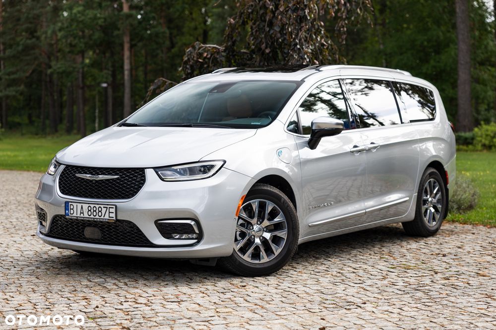 Chrysler Pacifica - 1