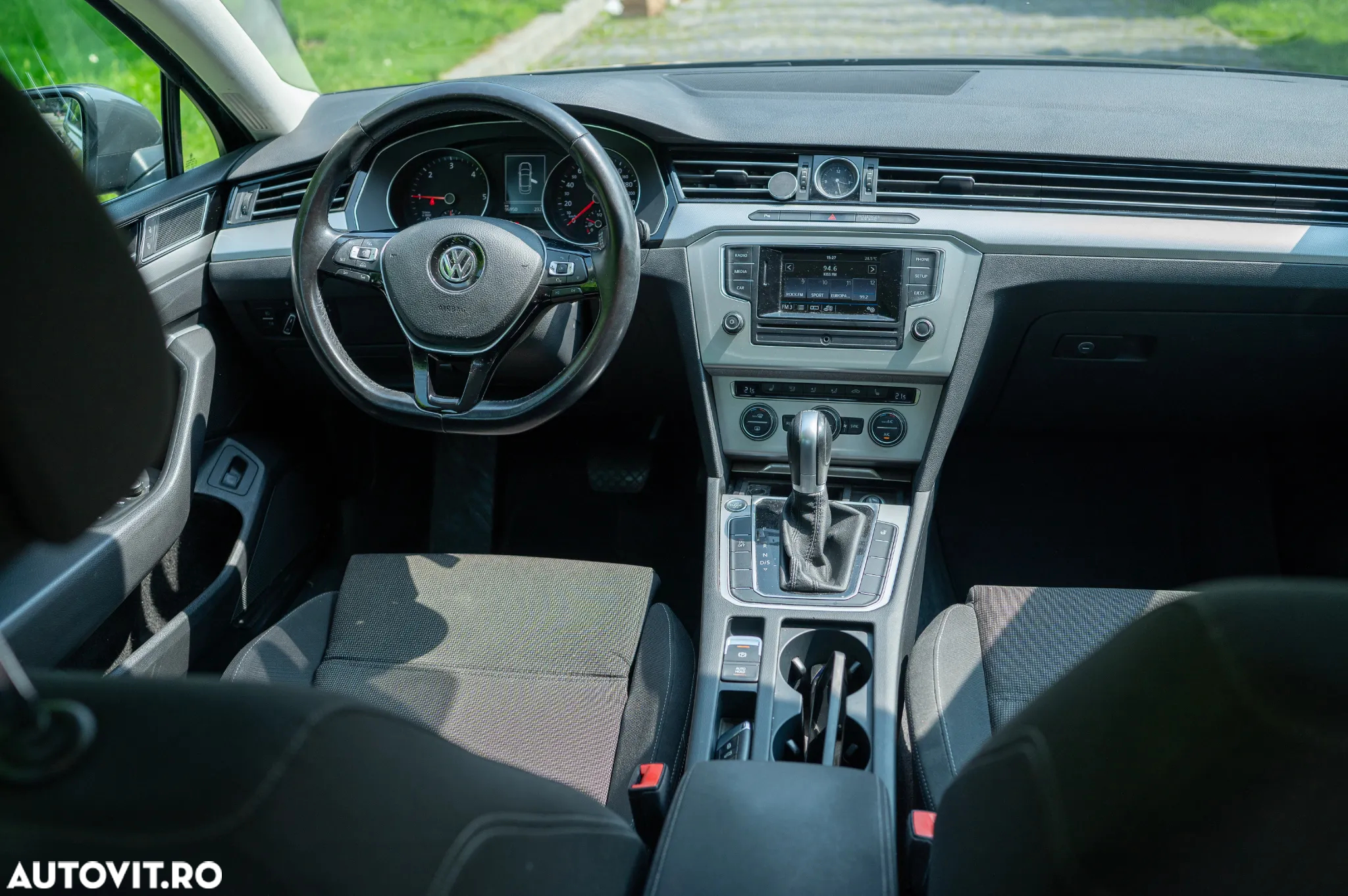 Volkswagen Passat - 12