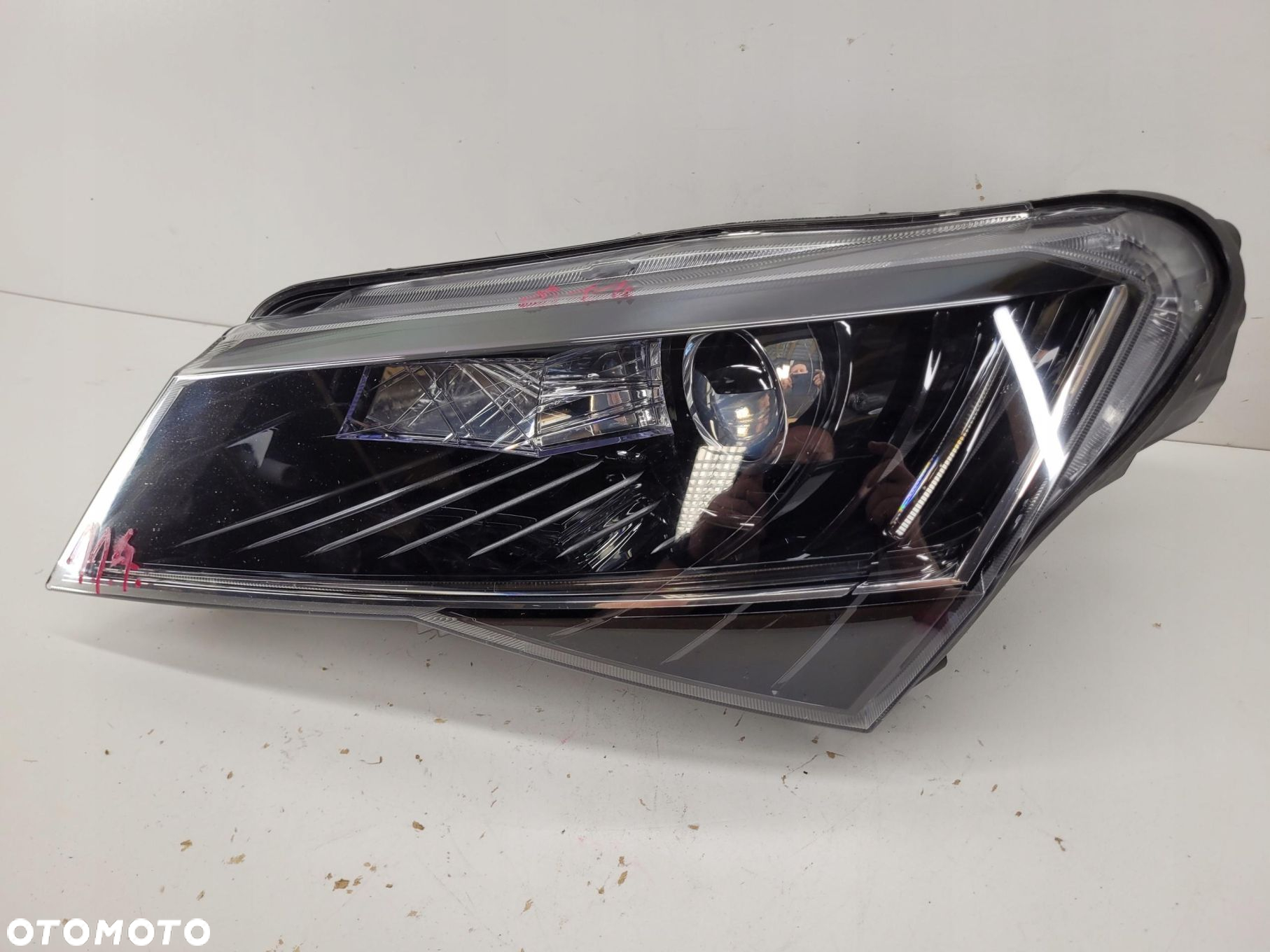 Skoda Superb 3 3V1 Xenon Led lampa lewa przód - 4