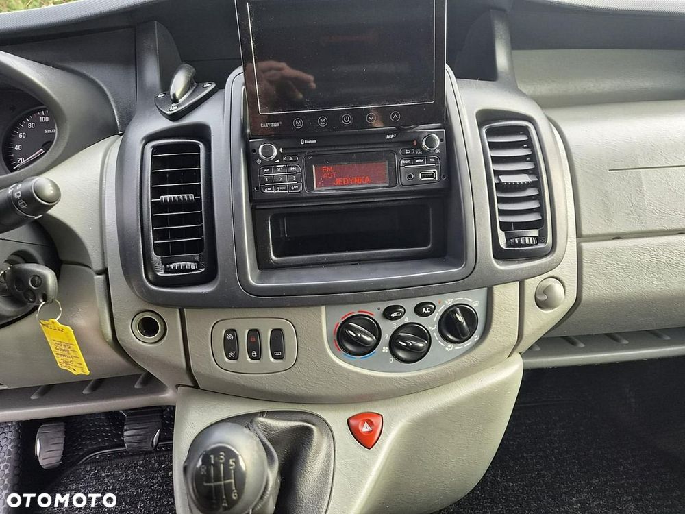 Opel Vivaro - 18
