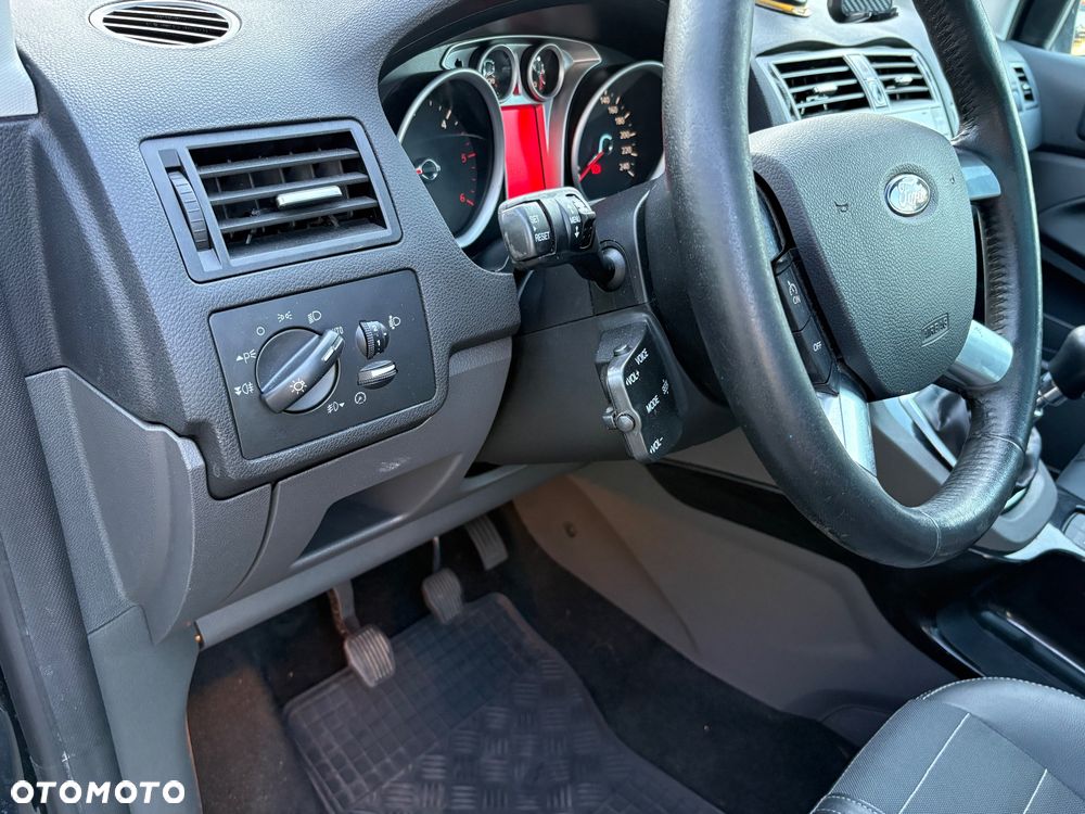 Ford Kuga 2.0 TDCi 4x4 Titanium - 24