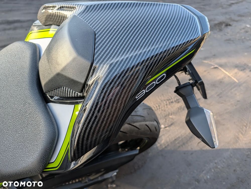 Kawasaki Z 900 - 10