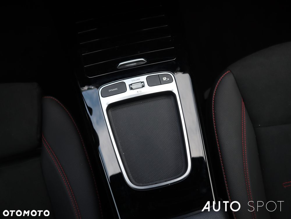 Mercedes-Benz CLA 200 AMG Line 7G-DCT - 38