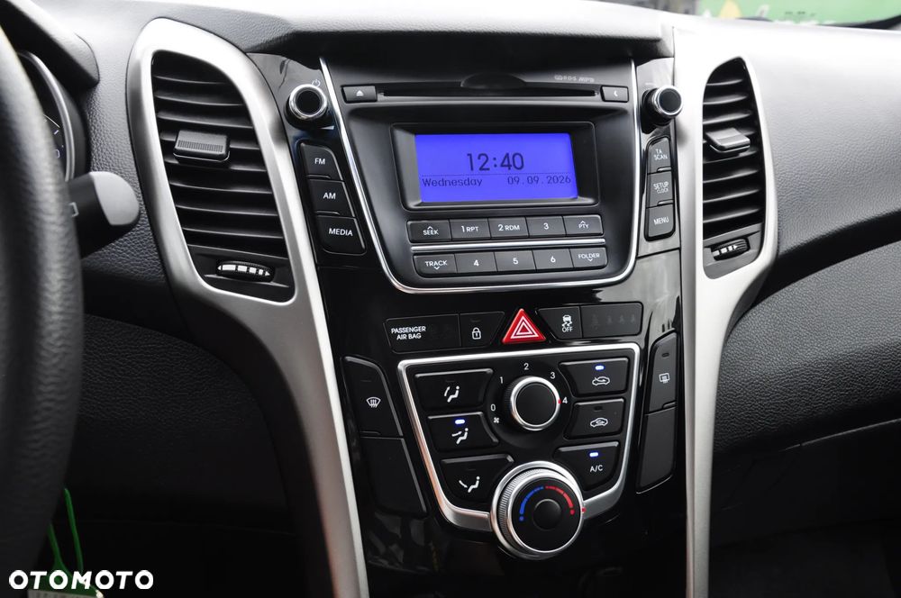 Hyundai i30 blue 1.4 Style - 16