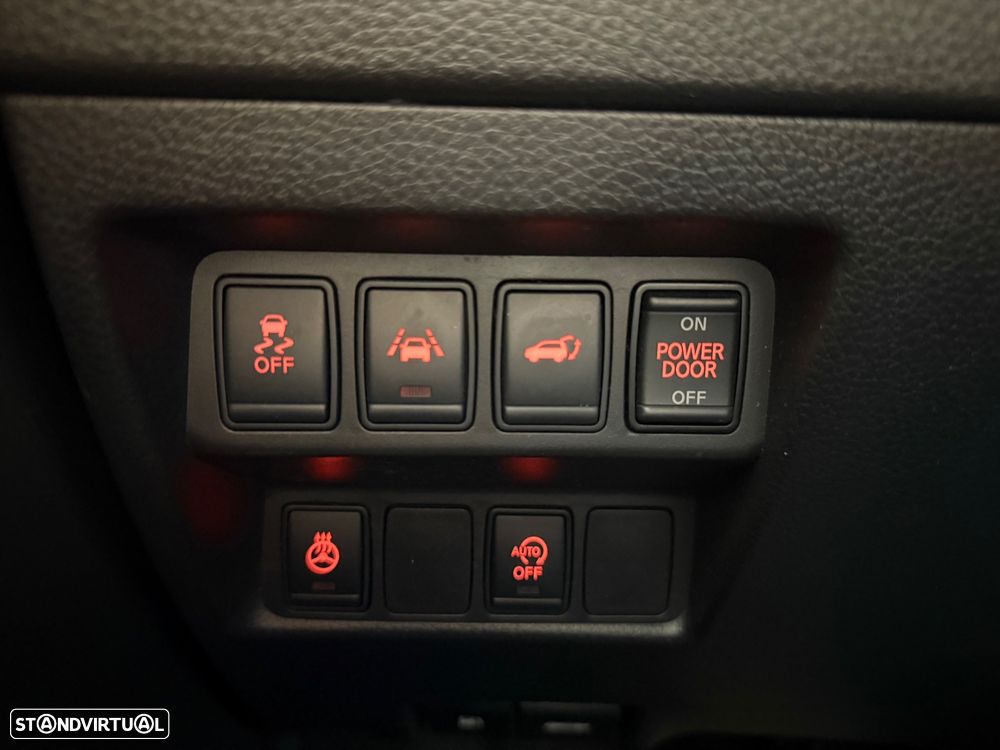Nissan X-Trail 2.0 DCi Tekna Pele C.4x4-i - 30