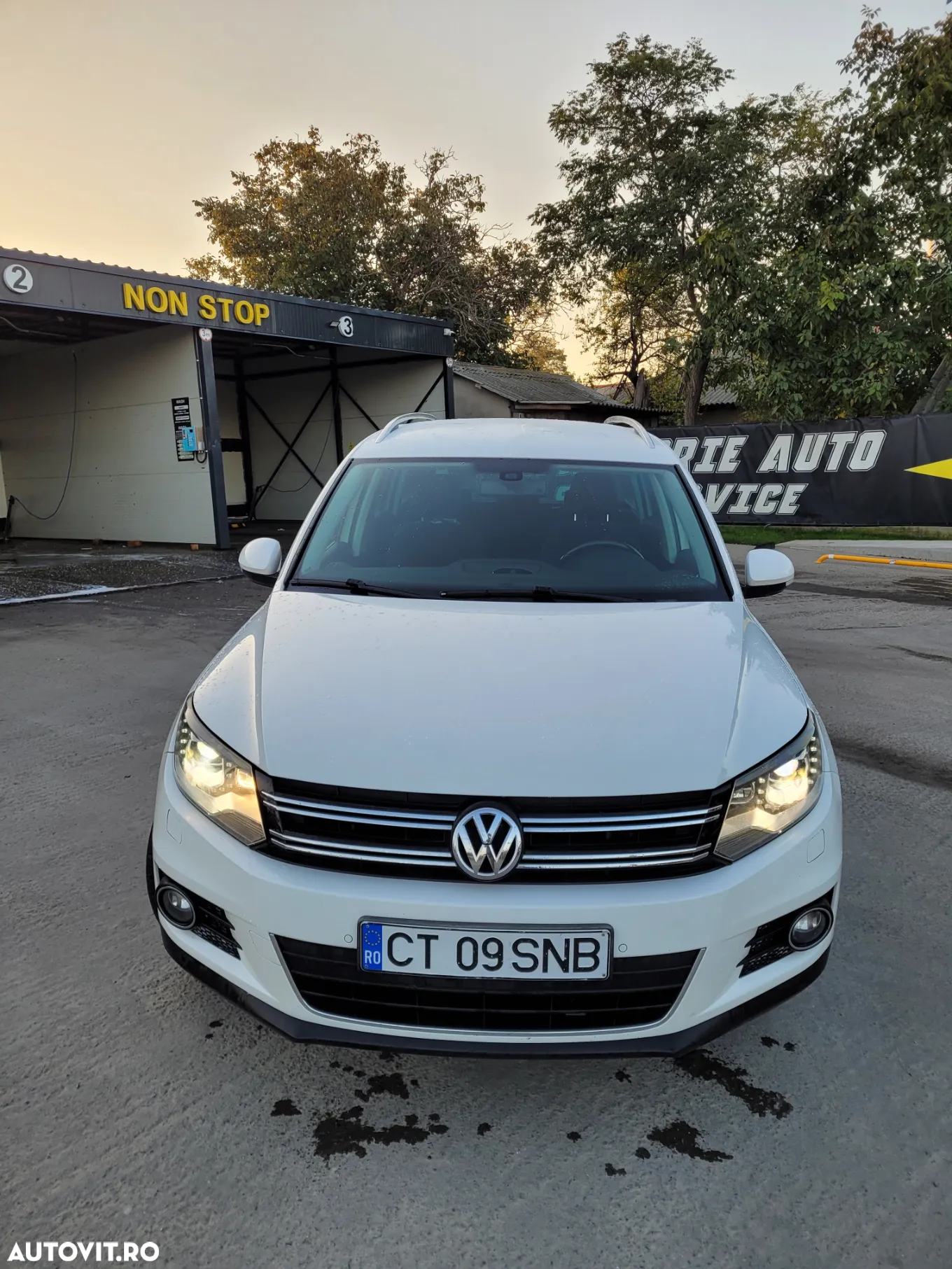 Volkswagen Tiguan 2.0 TDI 4Motion DSG Sport & Style - 4