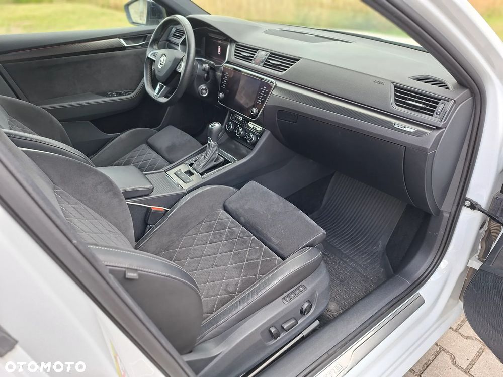 Skoda Superb 2.0 TDI SCR 4x4 Sportline DSG - 14