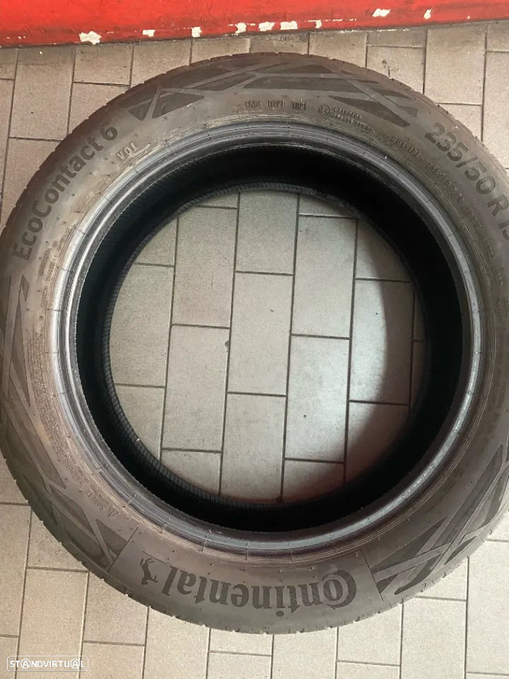 1 Pneu 235/50/19 Continental EcoContact 6 de 2021 com mais de 90% de piso - 2