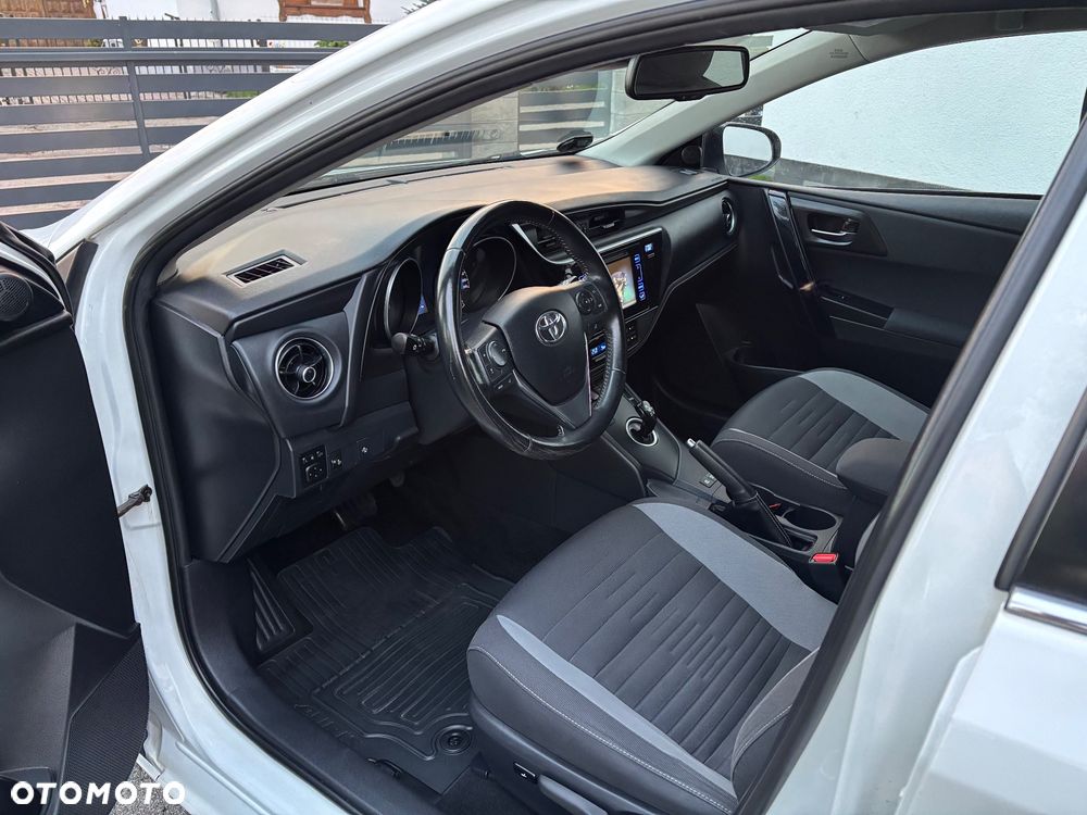 Toyota Auris 1.8 HSD Prestige NAVI - 28