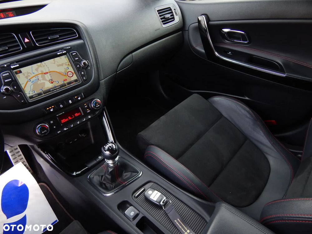 Kia Ceed 1.6 T-GDI GT-Challenge - 12