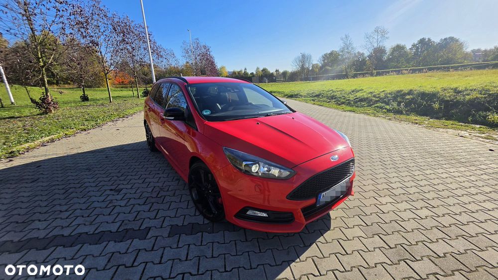 Ford Focus 2.0 EcoBoost ST mit Leder-Sport-Paket - 6