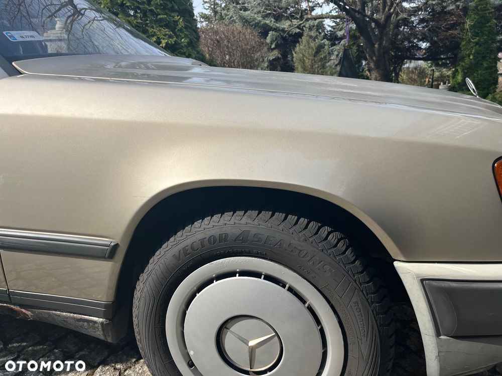 Mercedes-Benz Klasa E - 25