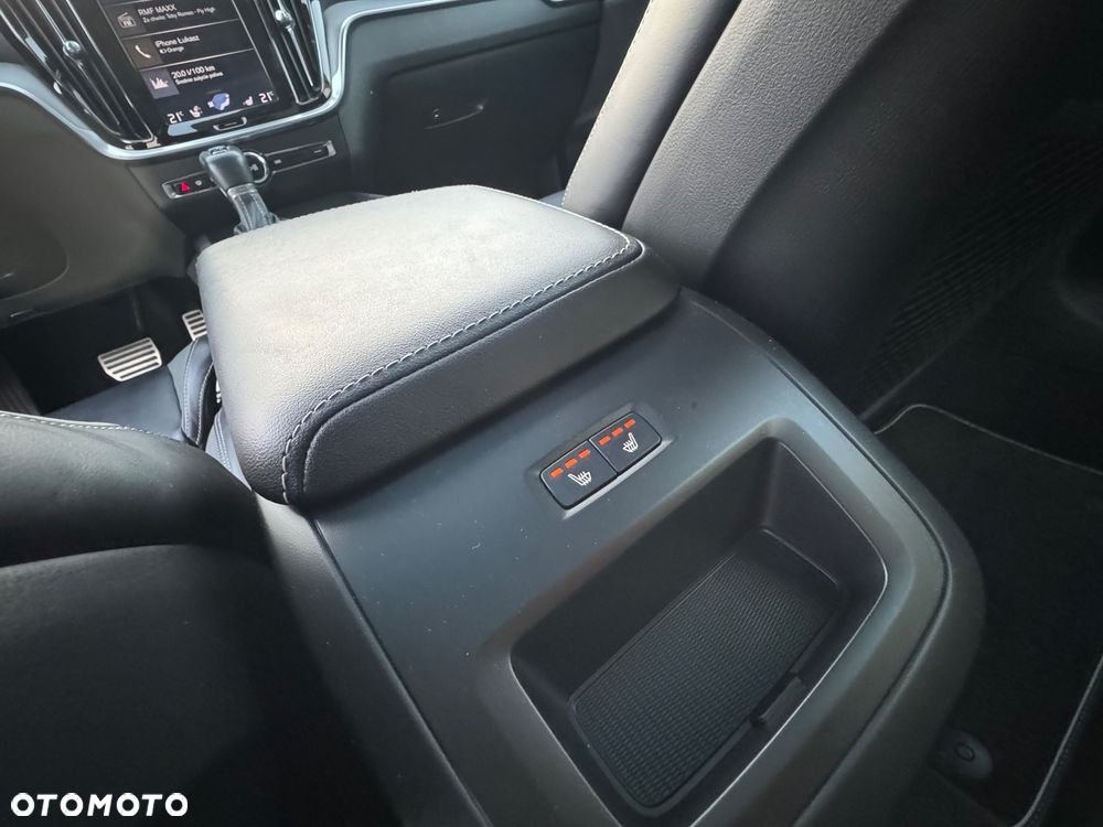 Volvo S60 T6 AWD R-Design - 34