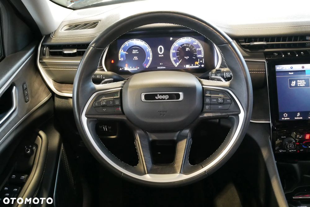 Jeep Grand Cherokee - 25