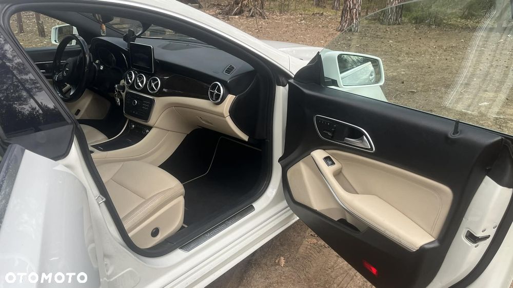 Mercedes-Benz CLA 250 4-Matic - 5