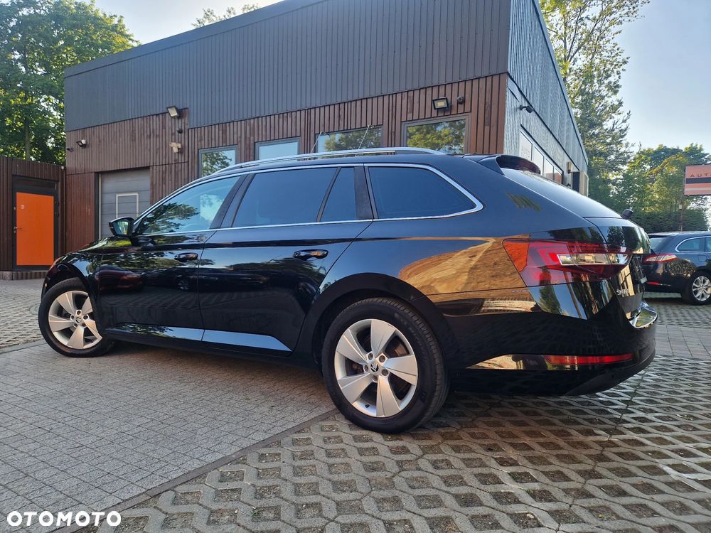 Skoda Superb Combi 1.6 TDI GreenLine - 4