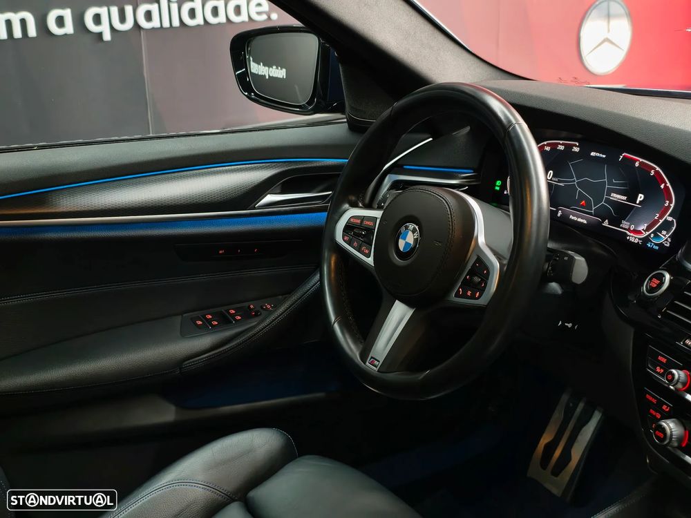 BMW 530 e Pack M - 12