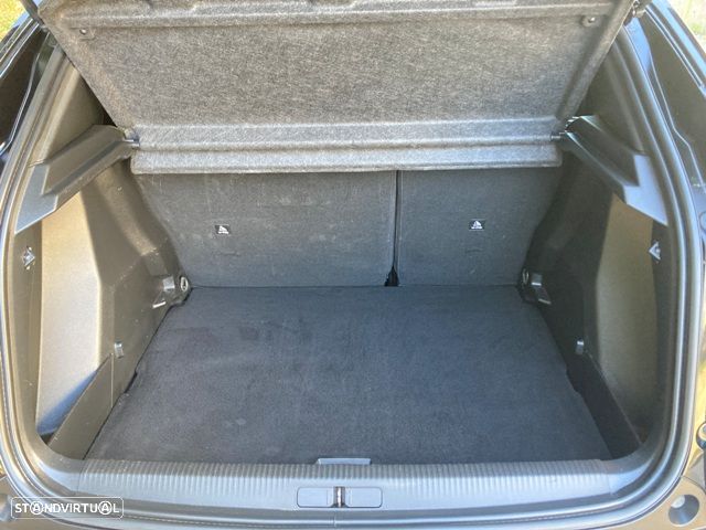Peugeot 2008 1.5 BlueHDi GT EAT8 - 37