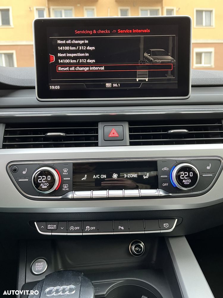 Audi A4 2.0 TDI quattro S tronic - 38