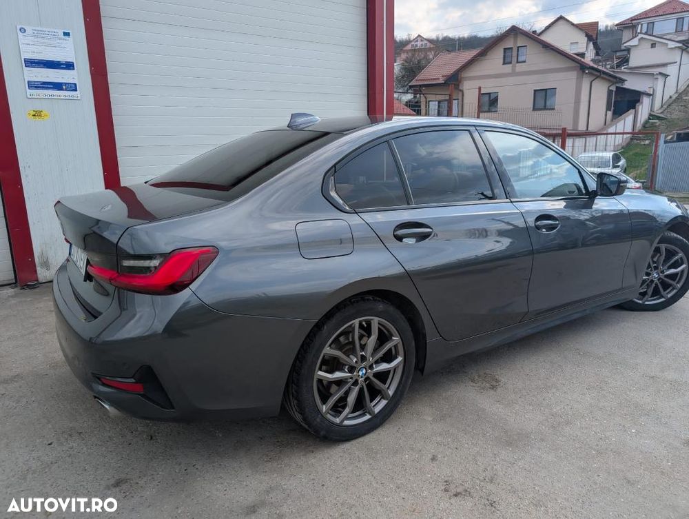 BMW Seria 3 320i Aut. - 7