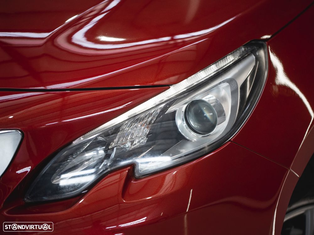 Peugeot 2008 1.2 PureTech Style - 9