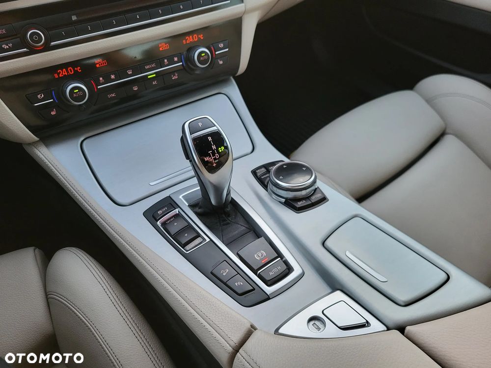 BMW Seria 5 525d xDrive - 20