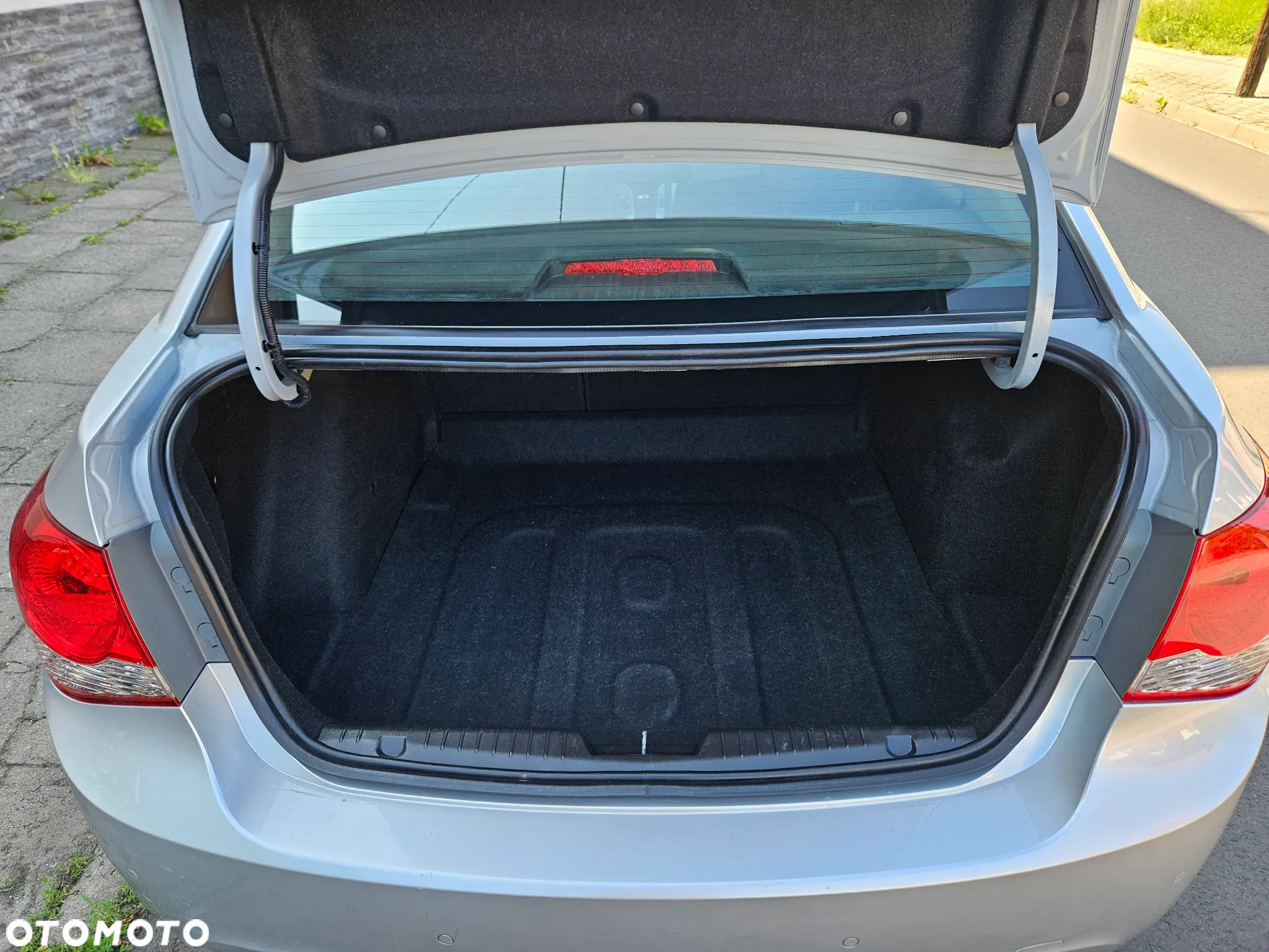 Chevrolet Cruze 1.6 LS - 13