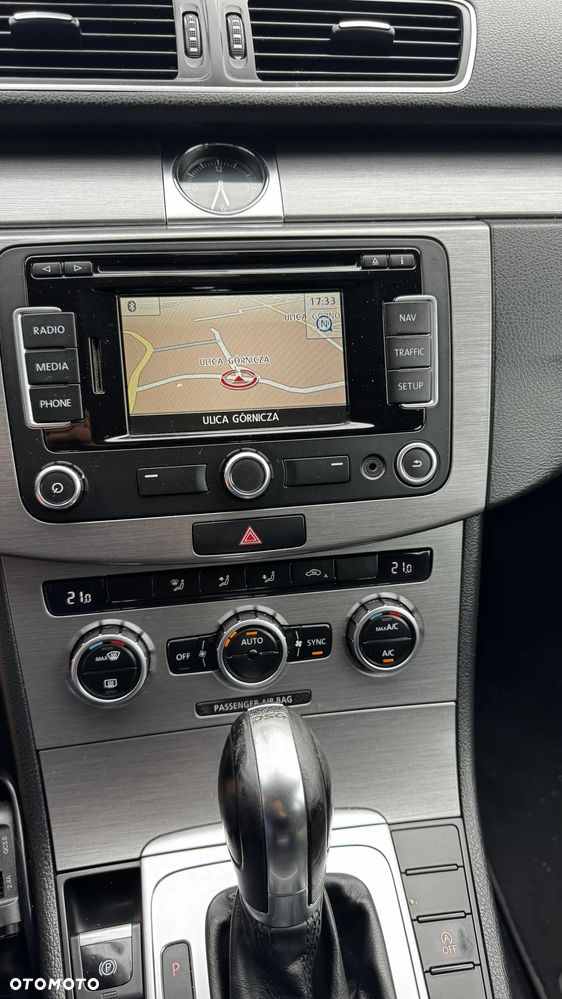 Volkswagen Passat 2.0 TDI Comfortline DSG - 25