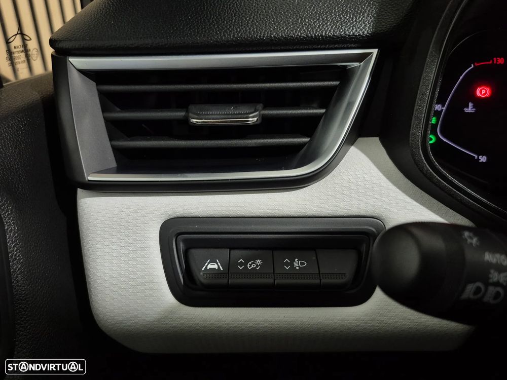 Renault Clio TCe 90 CVT TECHNO - 26