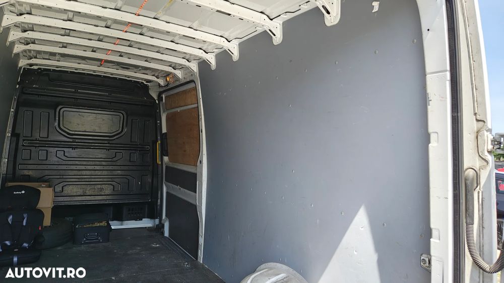 Volkswagen Crafter - 11