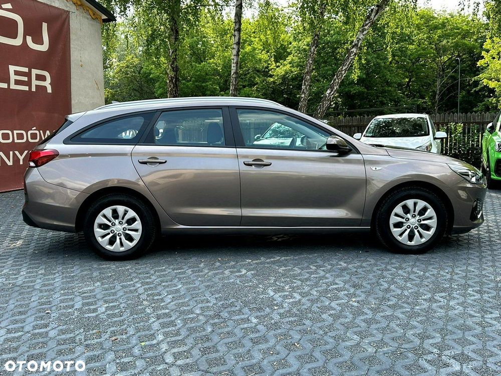 Hyundai i30 1.5 DPI Classic + - 9