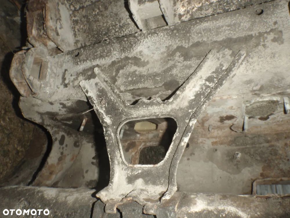 karoseria błotnik poszycie dach ćwiartka buda słupek nadkole 126p maluch - 12