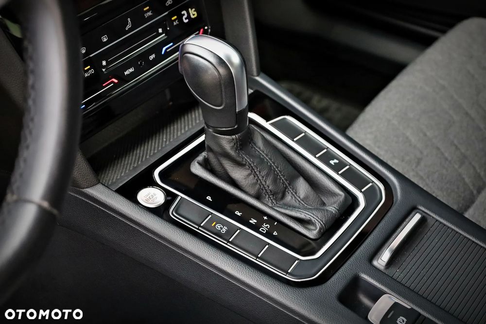 Volkswagen Passat 2.0 TSI Business DSG - 32