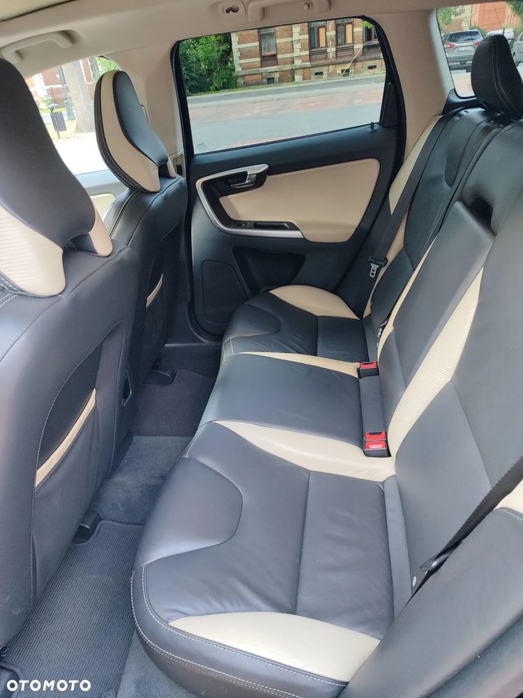 Volvo XC 60 D5 AWD RDesign - 10