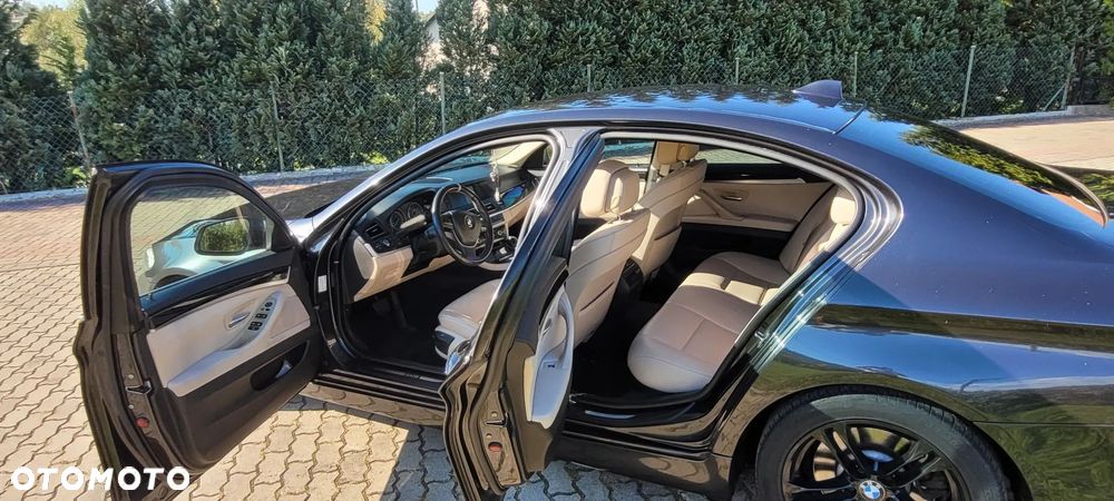 BMW Seria 5 530d xDrive - 6